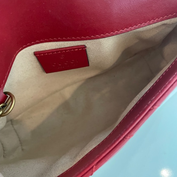 Gucci GG MARMONT MATELASSE SUPER MINI BAG - Picture 4 of 6